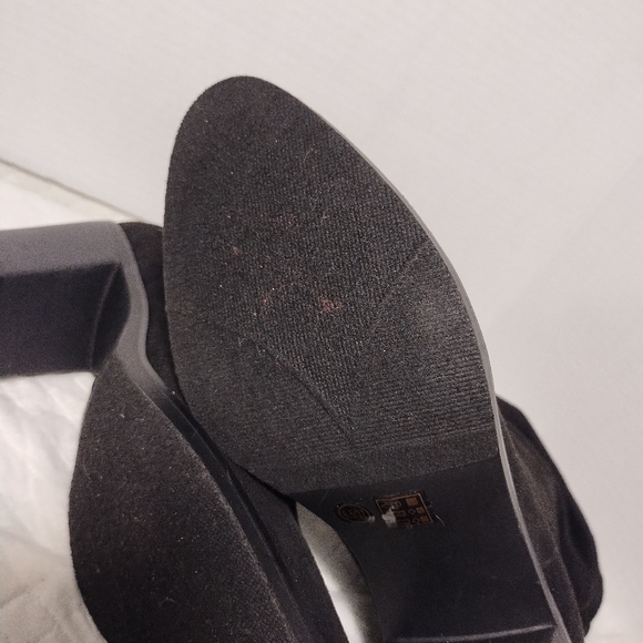 CL by laundry black suede ankle boot size 6.5 - Picture 9 of 9